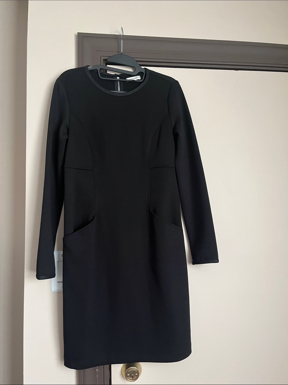 Max Studio Black Long-Sleeve Ponte Shift Dress